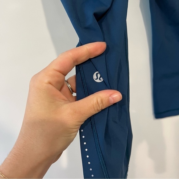 Lululemon Break Free Crop (Nulux 17")
Night Tide - Picture 11 of 16